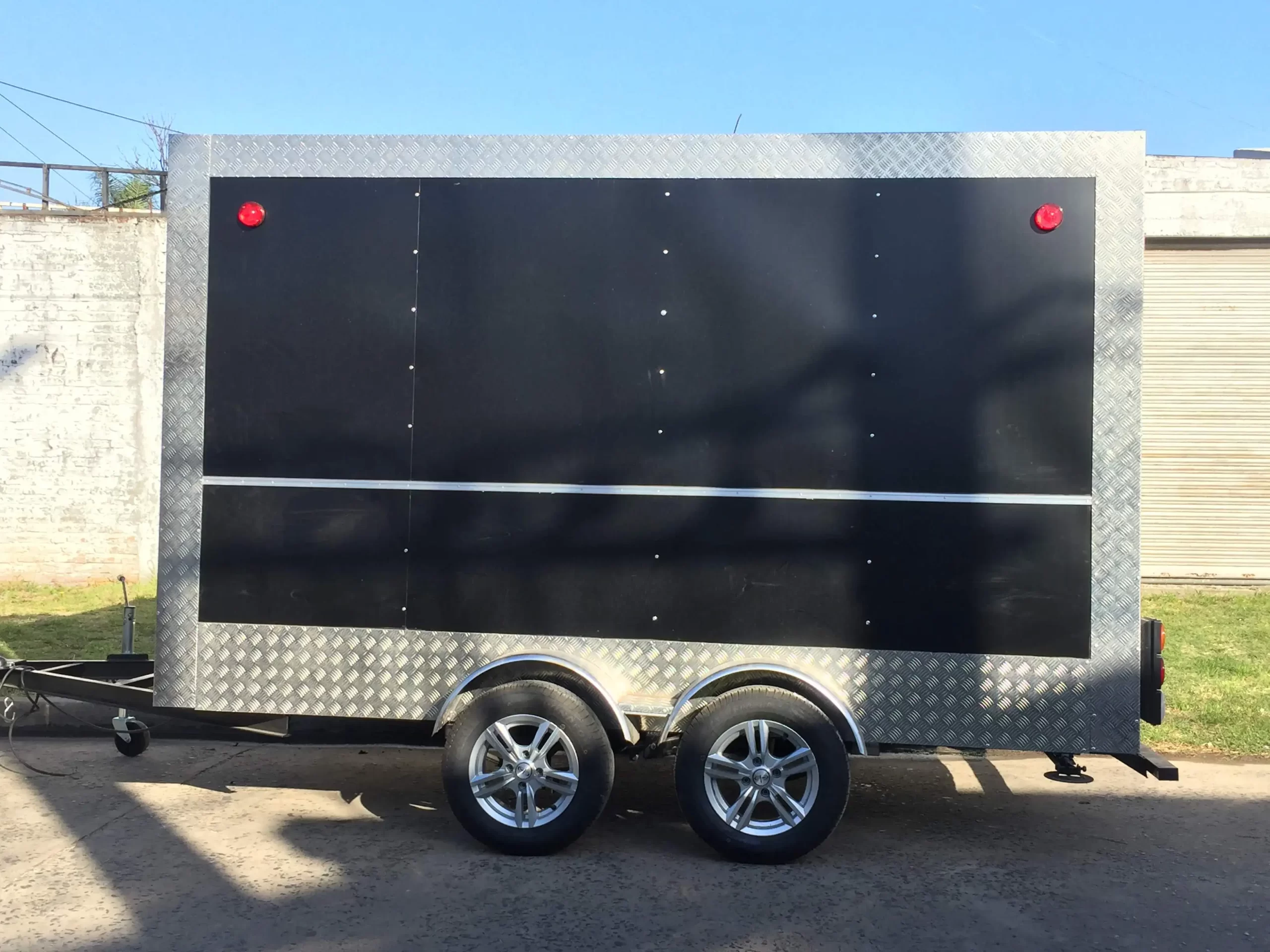Trailer americano Cerrado